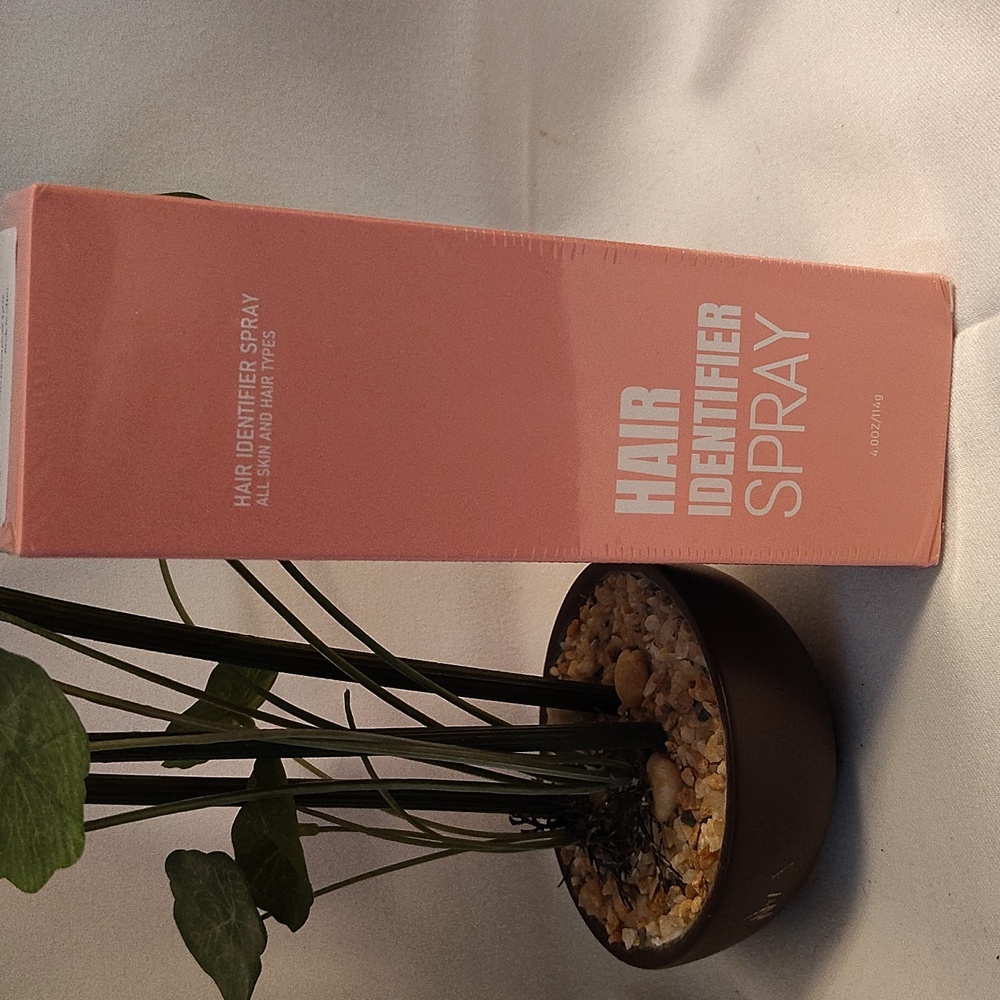 NWT Hair Identifier Spray. 4 oz.